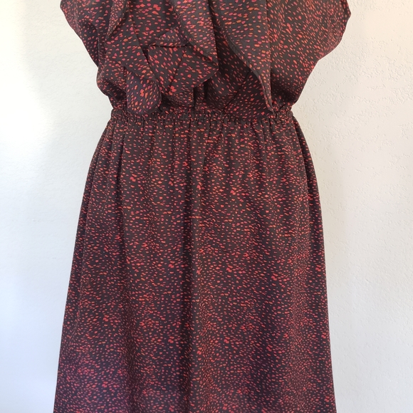 Red and Black Sleeveless Dress - Picture 2 of 7